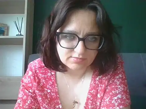 Snapshot of sensual_paris chatting on 05/25/26, 05:35 sensual paris online show from 05/25/26, 05:35