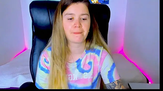 Snapshot of Natali_Secret chatting on 05/12/26, 10:23 Natali Secret online show from 05/12/26, 10:23