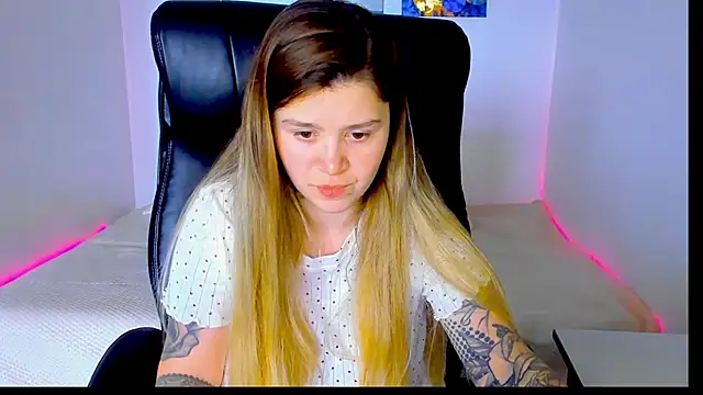 Snapshot of Natali_Secret chatting on 05/16/26, 10:36 Natali Secret online show from 05/16/26, 10:36