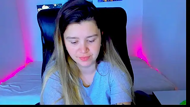 Snapshot of Natali_Secret chatting on 06/21/26, 07:22 Natali Secret online show from 06/21/26, 07:22
