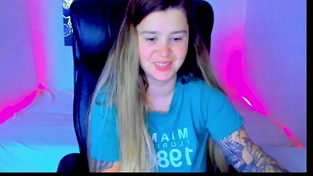Snapshot of Natali_Secret chatting on 07/04/26, 12:44 Natali Secret online show from 07/04/26, 12:44