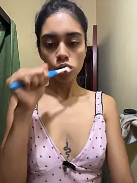 mia moonna online show from 04/27/26, 10:57