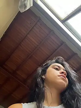 mia moonna online show from 07/16/26, 11:49