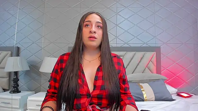 Snapshot of CharyLin chatting on 05/13/26, 03:26 CharyLin online show from 05/13/26, 03:26
