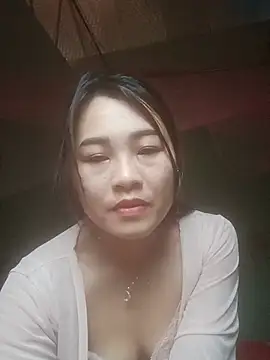 Snapshot of Pivi12 chatting on 05/17/26, 08:12 Pivi12 online show from 05/17/26, 08:12