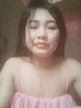 Snapshot of Pivi12 chatting on 05/17/26, 11:23 Pivi12 online show from 05/17/26, 11:23