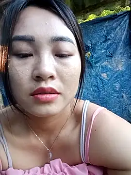 Snapshot of Pivi12 chatting on 05/26/26, 12:17 Pivi12 online show from 05/26/26, 12:17