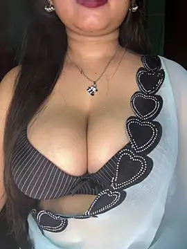 Naughty pooja44 online show from 07/26/26, 06:48