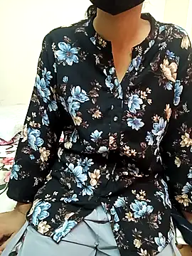 ananya rawat online show from 05/19/26, 05:14