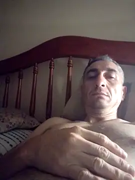 Snapshot of Alejandro83bsf chatting on 06/17/26, 11:12 Alejandro83bsf online show from 06/17/26, 11:12