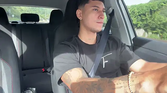 Snapshot of SexxxySquirterStev777 chatting on 06/06/26, 01:05 SexxxySquirterStev777 online show from 06/06/26, 01:05