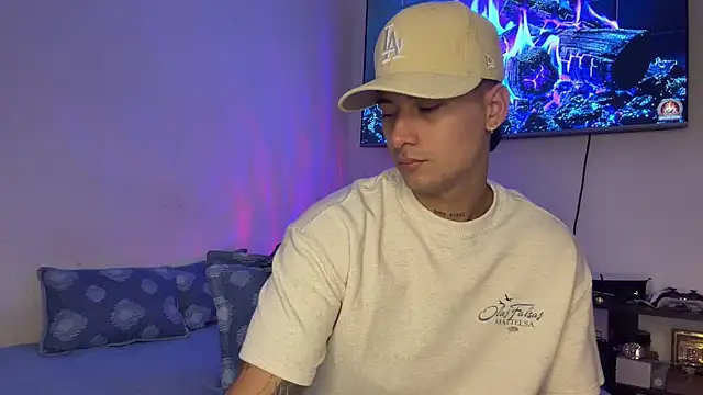 Snapshot of SexxxySquirterStev777 chatting on 07/11/26, 02:20 SexxxySquirterStev777 online show from 07/11/26, 02:20