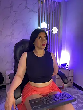 Snapshot of Dalila_5 chatting on 07/17/26, 07:30 Dalila 5 online show from 07/17/26, 07:30