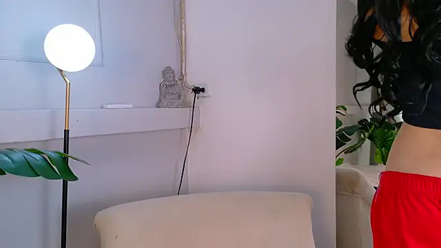 ZoeyPetit online show from 06/08/26, 12:05