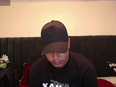 Snapshot of noah_oliver1 chatting on 05/01/26, 05:17 noah oliver1 online show from 05/01/26, 05:17
