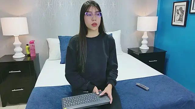 VioletSweetts online show from 06/02/26, 08:55