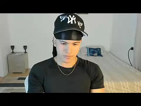 Snapshot of sant_wahlberg chatting on 06/02/26, 11:51 sant wahlberg online show from 06/02/26, 11:51