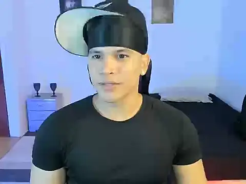 Snapshot of sant_wahlberg chatting on 07/21/26, 11:51 sant wahlberg online show from 07/21/26, 11:51