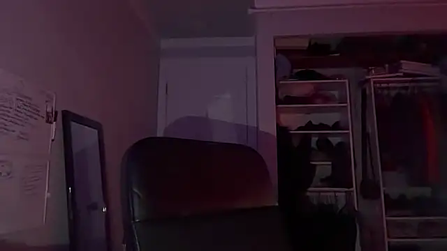 Snapshot of Maddieblairxo chatting on 07/26/26, 08:10 Maddieblairxo online show from 07/26/26, 08:10