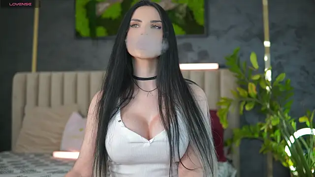 CharmingChrisss online show from 05/12/26, 04:53