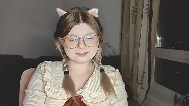 Snapshot of YukiBlush chatting on 05/20/26, 08:59 YukiBlush online show from 05/20/26, 08:59