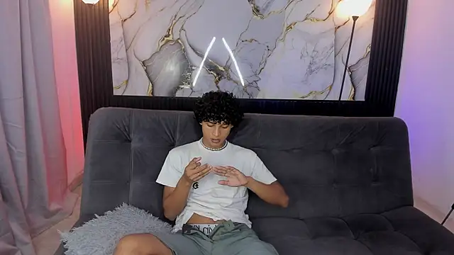 Snapshot of hades_derox_ chatting on 05/19/26, 12:27 hades derox online show from 05/19/26, 12:27