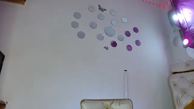 Snapshot of Velvet_Sex chatting on 05/20/26, 12:55 Velvet Sex online show from 05/20/26, 12:55