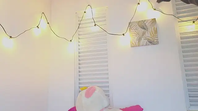VictoriaaLopez online show from 06/17/26, 01:12