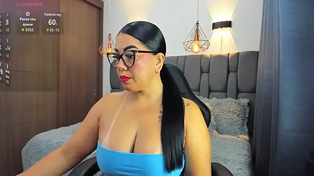 Alanna 19 online show from 05/27/26, 11:51