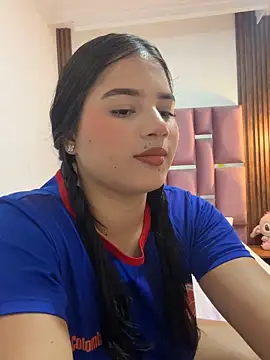 Snapshot of Mulan_rousse chatting on 06/18/26, 10:03 Mulan rousse online show from 06/18/26, 10:03