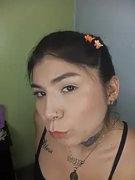 Snapshot of PequenaNena chatting on 06/12/26, 02:54 PequenaNena online show from 06/12/26, 02:54