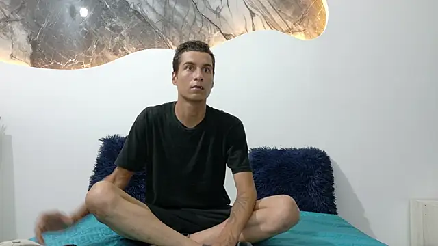 Snapshot of cameronsilverman chatting on 06/11/26, 12:32 cameronsilverman online show from 06/11/26, 12:32