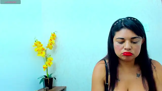 ChloeSmith9 online show from 04/29/26, 07:31