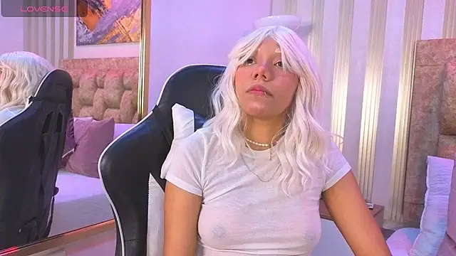 Snapshot of lilith_pink__ chatting on 05/08/26, 03:45 lilith pink online show from 05/08/26, 03:45
