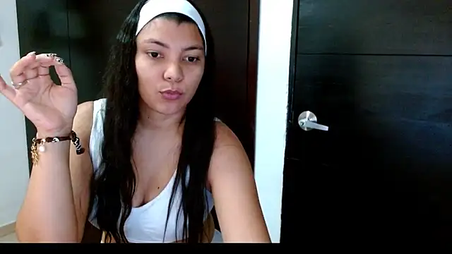 KarlaLoving online show from 06/06/26, 05:50