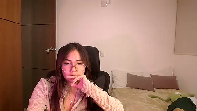 Snapshot of abbyyandmaxx chatting on 07/11/26, 03:42 abbyyandmaxx online show from 07/11/26, 03:42