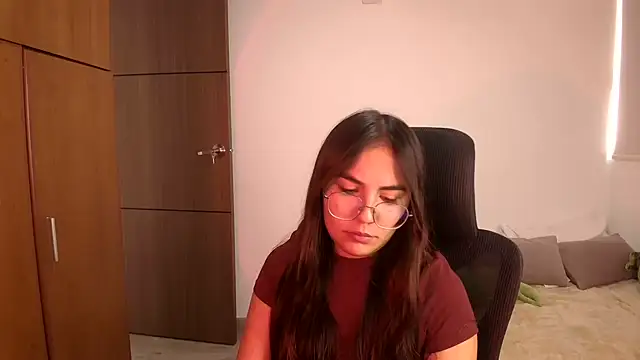 Snapshot of abbyyandmaxx chatting on 07/17/26, 04:45 abbyyandmaxx online show from 07/17/26, 04:45