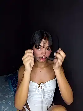 Snapshot of Floresitacampe chatting on 05/10/26, 10:04 Floresitacampe online show from 05/10/26, 10:04
