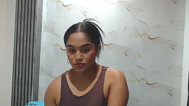 Snapshot of Liaa_cams chatting on 06/01/26, 02:13 Liaa cams online show from 06/01/26, 02:13