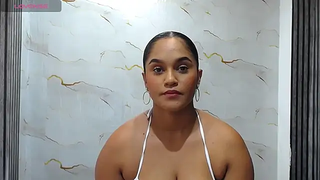 Snapshot of Liaa_cams chatting on 06/22/26, 10:29 Liaa cams online show from 06/22/26, 10:29