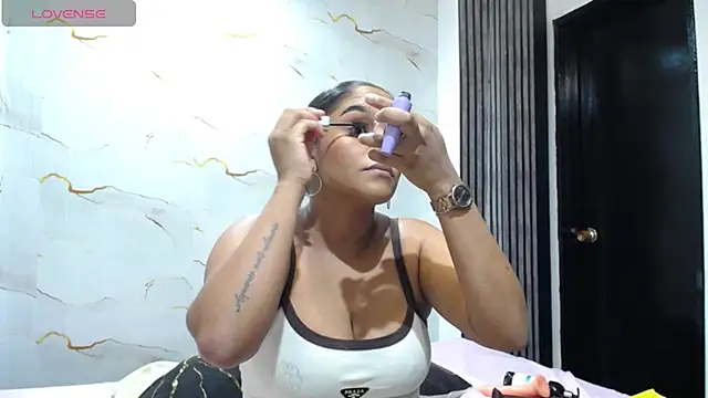 Snapshot of Liaa_cams chatting on 06/28/26, 03:01 Liaa cams online show from 06/28/26, 03:01