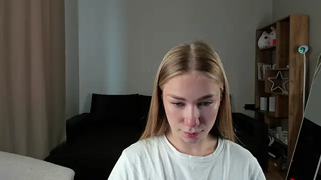 Snapshot of AnnaAlexArti chatting on 06/08/26, 06:14 AnnaAlexArti online show from 06/08/26, 06:14