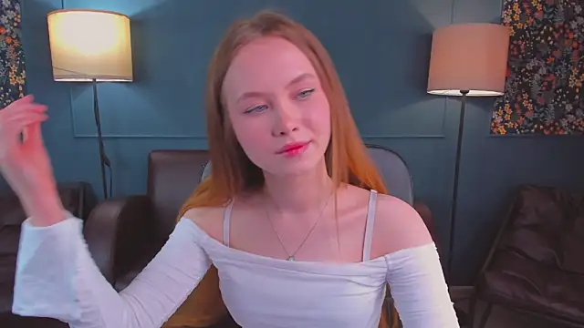 Snapshot of FloraLarsson chatting on 05/03/26, 10:43 FloraLarsson online show from 05/03/26, 10:43