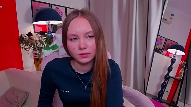 Snapshot of FloraLarsson chatting on 05/05/26, 03:53 FloraLarsson online show from 05/05/26, 03:53