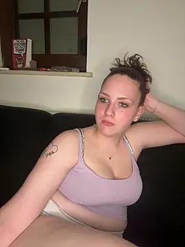 CuteBeaX online show from 06/18/26, 08:02