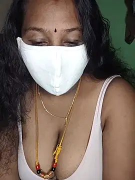 Snapshot of tamil_butterfly chatting on 05/31/26, 09:16 tamil butterfly online show from 05/31/26, 09:16