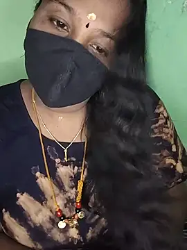 Snapshot of tamil_butterfly chatting on 06/14/26, 08:38 tamil butterfly online show from 06/14/26, 08:38