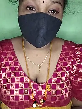Snapshot of tamil_butterfly chatting on 06/16/26, 05:59 tamil butterfly online show from 06/16/26, 05:59