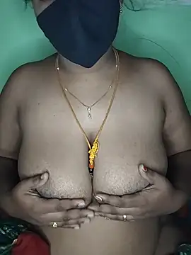 Snapshot of tamil_butterfly chatting on 06/18/26, 03:18 tamil butterfly online show from 06/18/26, 03:18