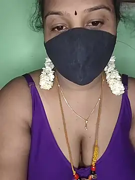 Snapshot of tamil_butterfly chatting on 06/26/26, 06:56 tamil butterfly online show from 06/26/26, 06:56